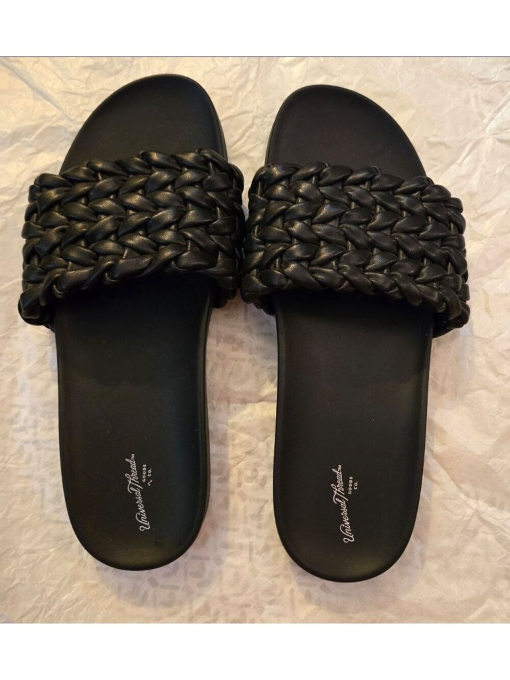 XX Women's 8.5 Universal Thread black slip on sandals